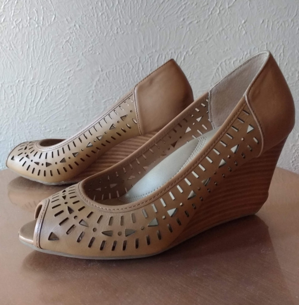Peep toe wedges